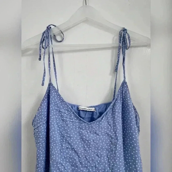 Abercrombie & Fitch Blue Polka Dot Slip Dress W/Slit Size M TRENDING - Picture 2 of 3